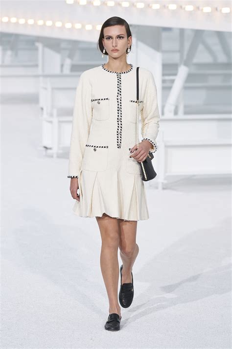 chanel fashion show spring summer 2021